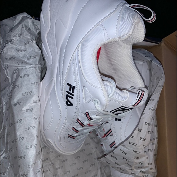 Women’s Fila shoes - Picture 2 of 4